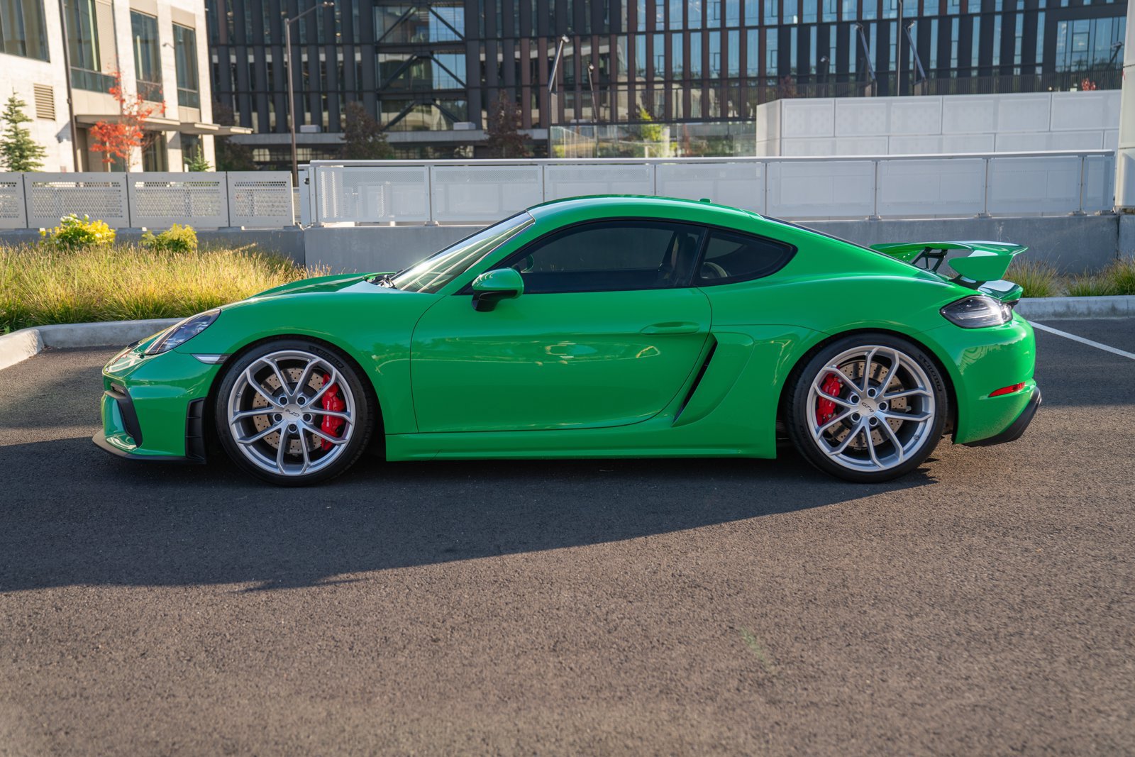 Certified 2022 Porsche 718 Cayman GT4 RWD image 2