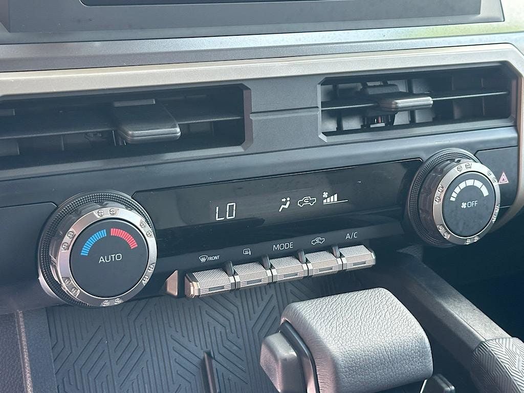 Certified 2025 Toyota Tacoma TRD Off-Road AWD/4WD image 29