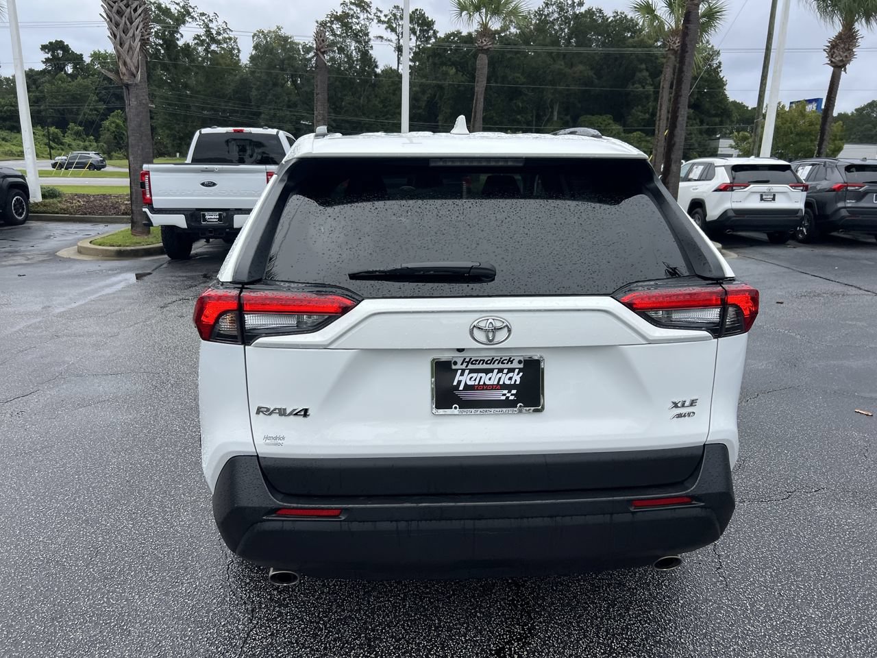 Used 2025 Toyota RAV4 XLE AWD/4WD image 9