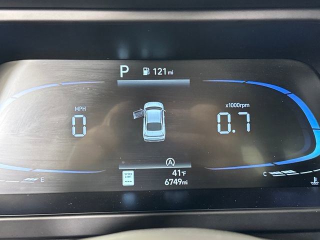 Certified 2025 Hyundai Elantra SE w/ Cargo Package image 18