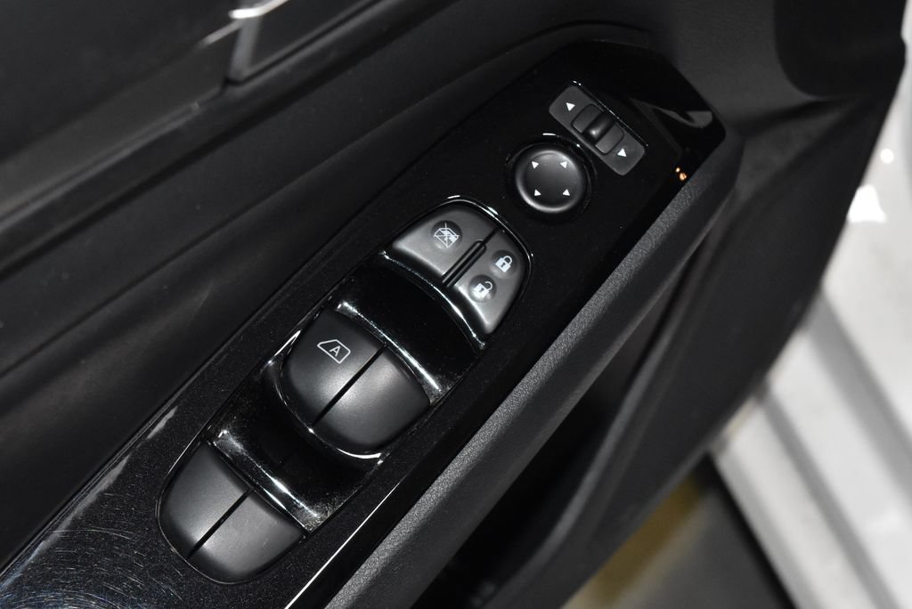 Certified 2024 Nissan Altima 2.5 SR FWD image 5