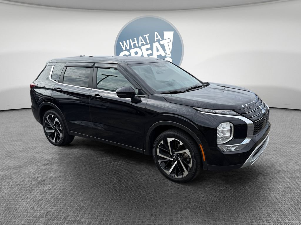 Used 2024 Mitsubishi Outlander SE AWD/4WD image 1