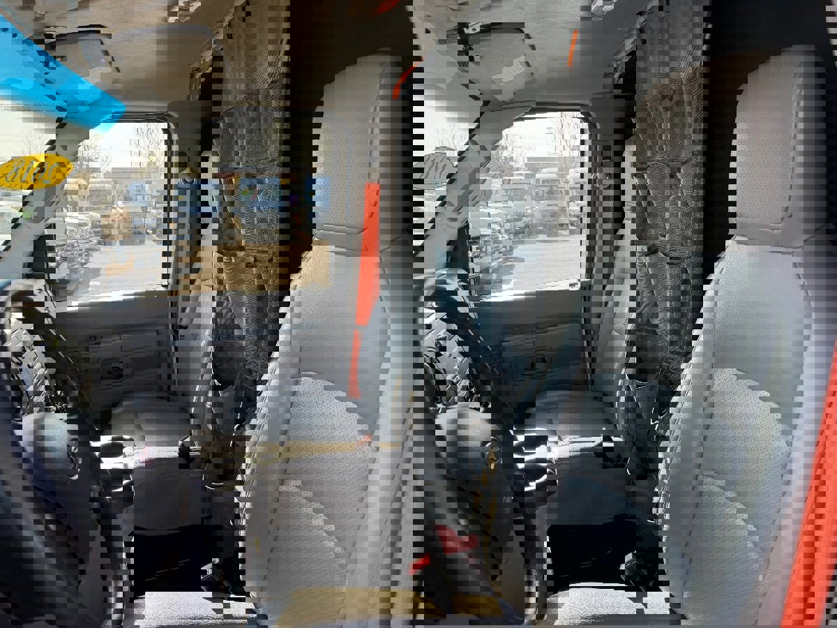 Used 2018 Ford E-450 and Econoline 450 Super Duty w/ Power Windows & Locks Group RWD image 11