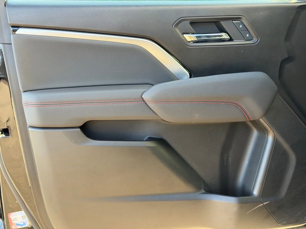 Used 2024 Chevrolet Colorado Z71 w/ Z71 Convenience Package 2 image 23