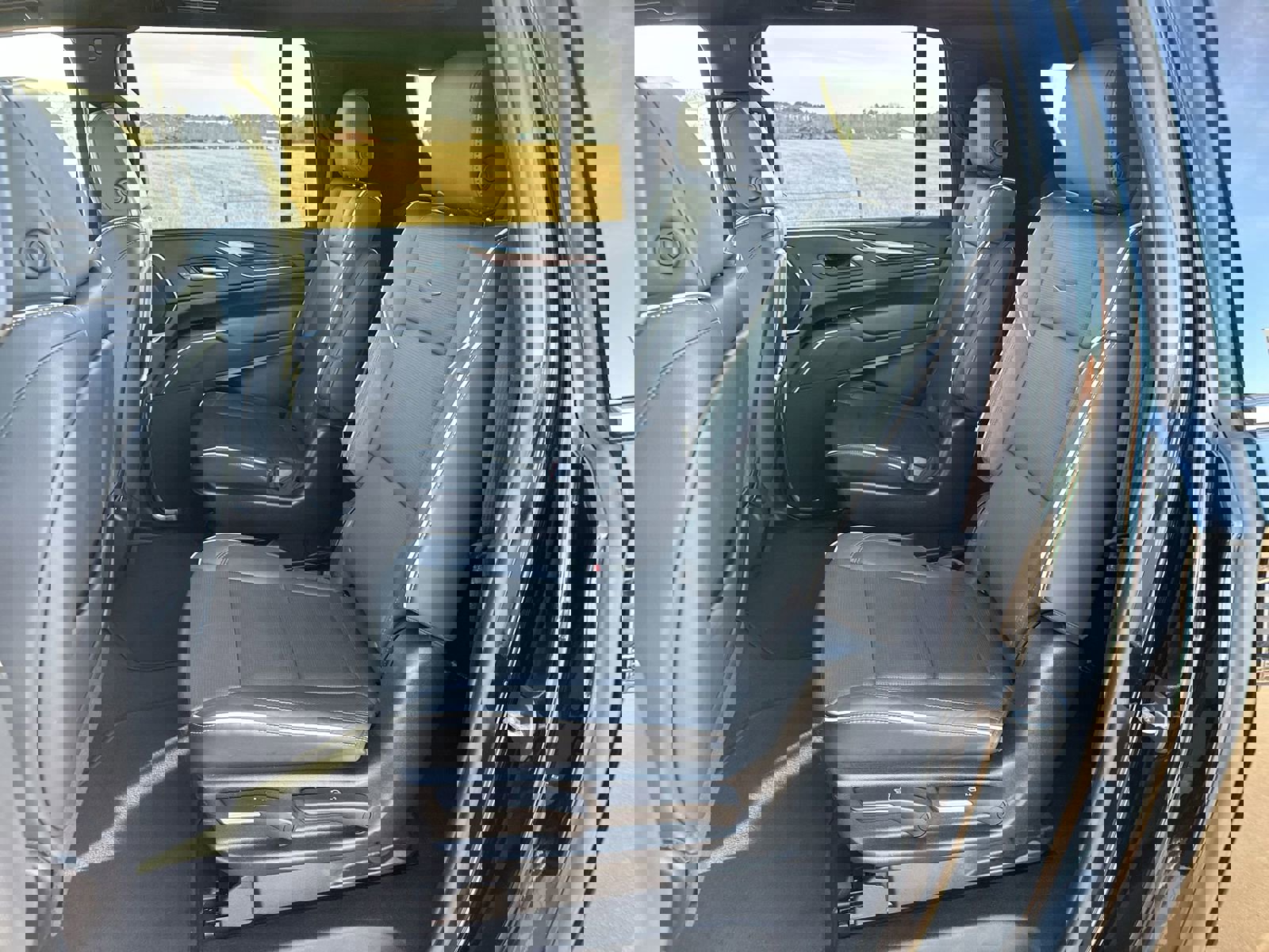 Used 2023 Cadillac Escalade ESV Premium Luxury image 23