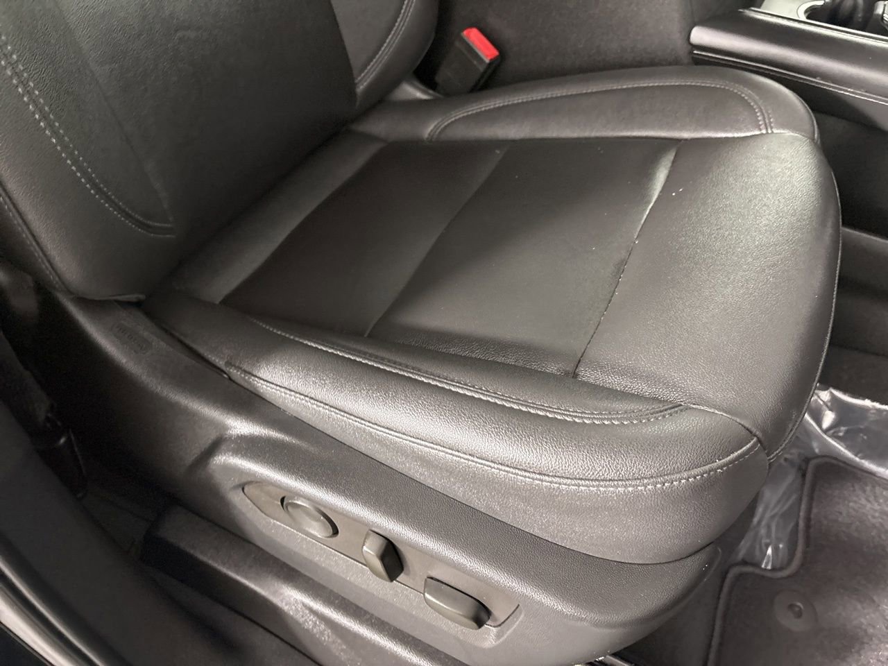 Used 2023 Chevrolet Tahoe Z71 image 32