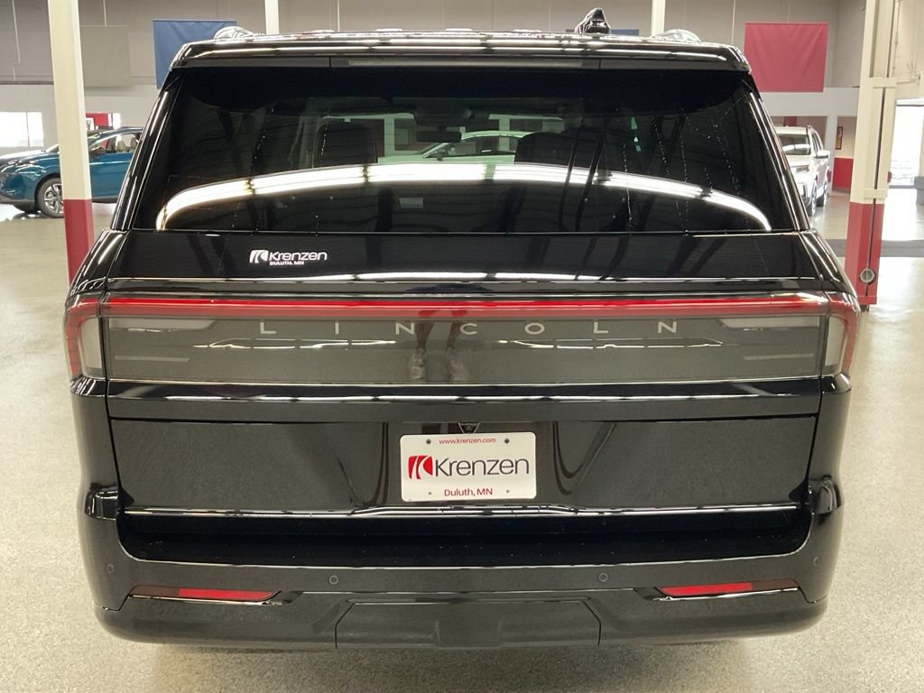 New 2027 Lincoln Navigator Reserve AWD/4WD image 6