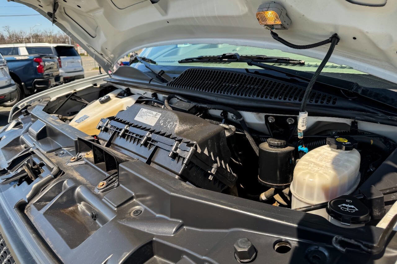 Used 2019 Chevrolet Express 2500 w/ Driver Convenience Package image 35