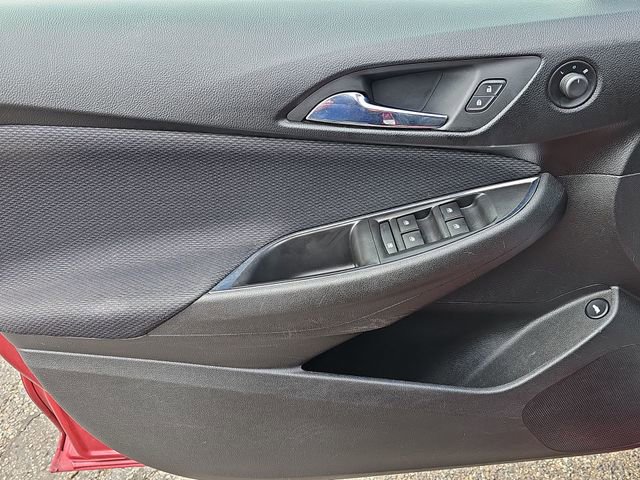 Used 2017 Chevrolet Cruze LT w/ Convenience Package FWD image 21