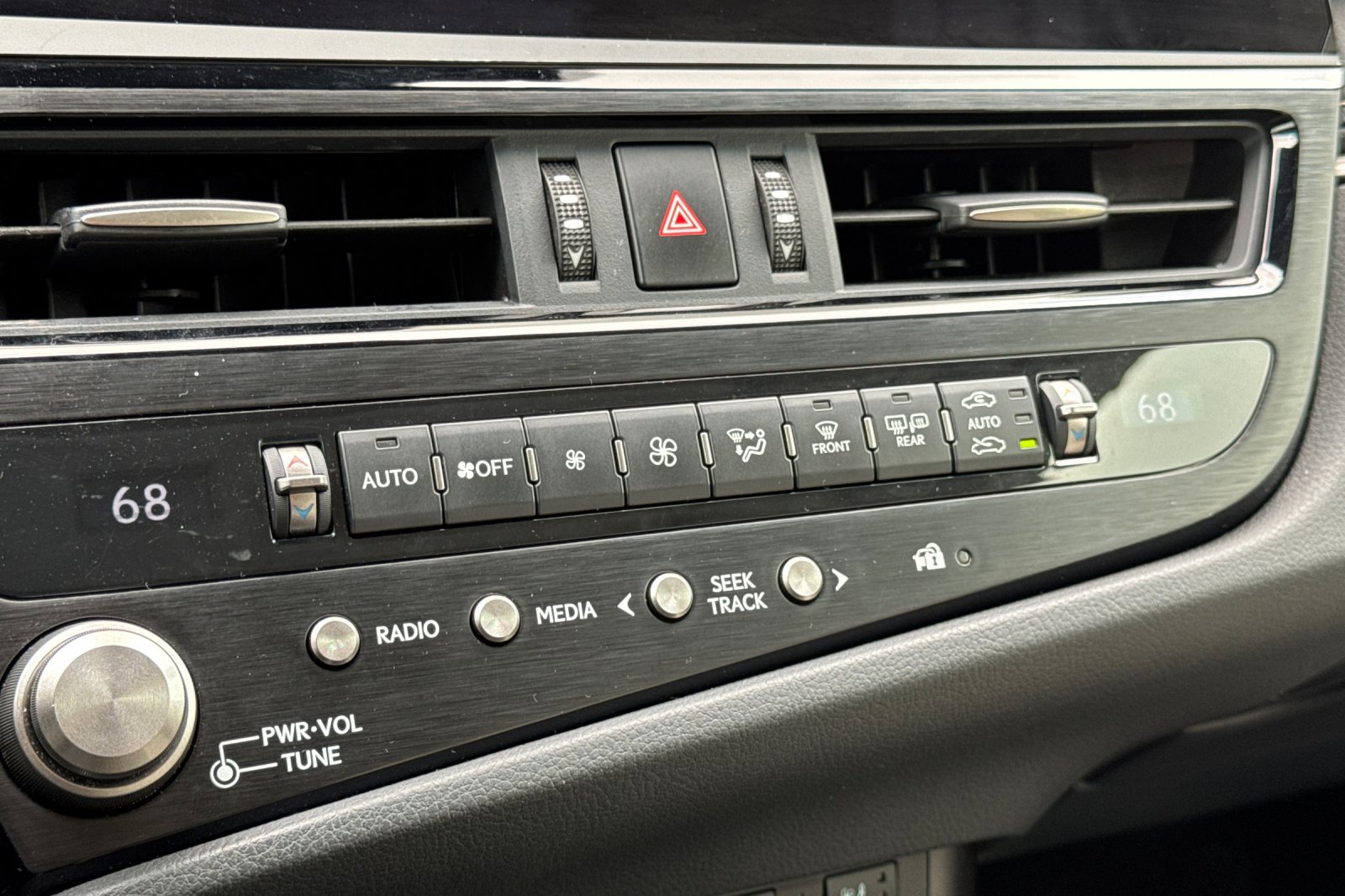 Used 2025 Lexus ES 300h w/ Premium Package FWD image 25