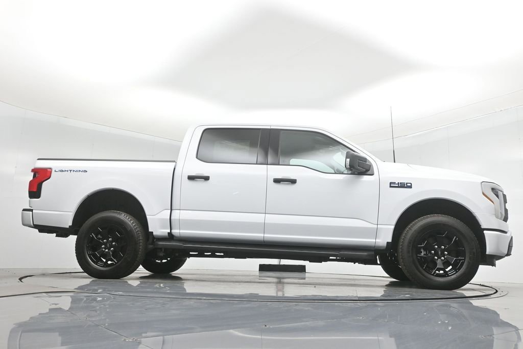 New 2025 Ford F150 Lightning XLT image 48