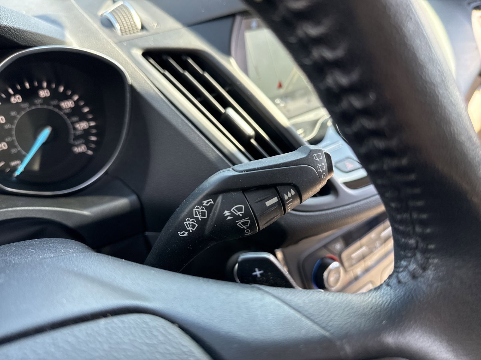 Used 2017 Ford Escape Titanium image 32