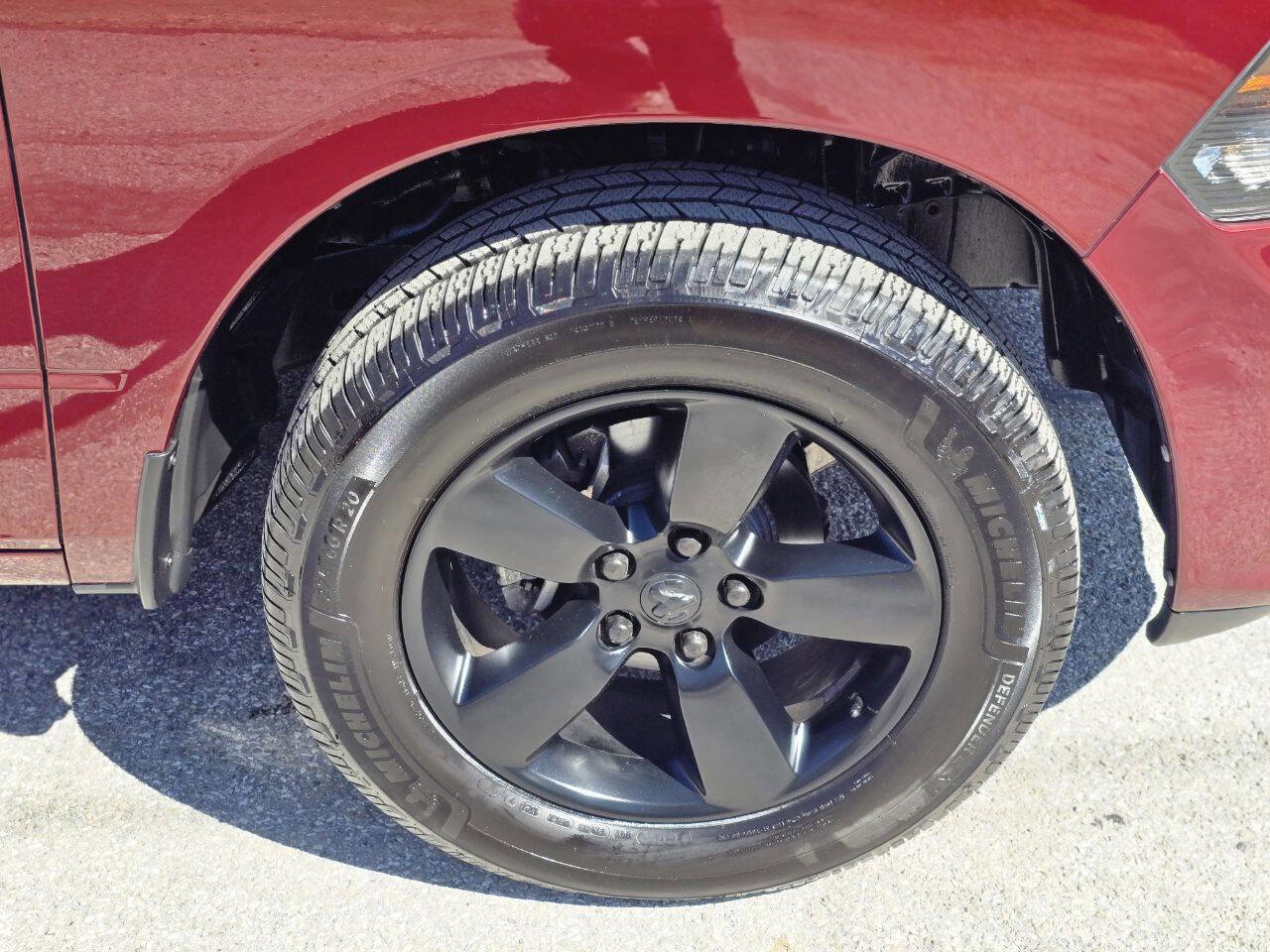 Used 2019 RAM 1500 Express w/ Express Value Package image 14