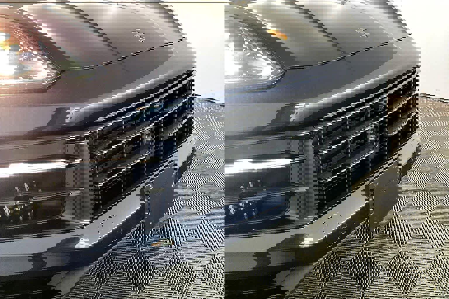 Used 2024 Porsche Cayenne image 31