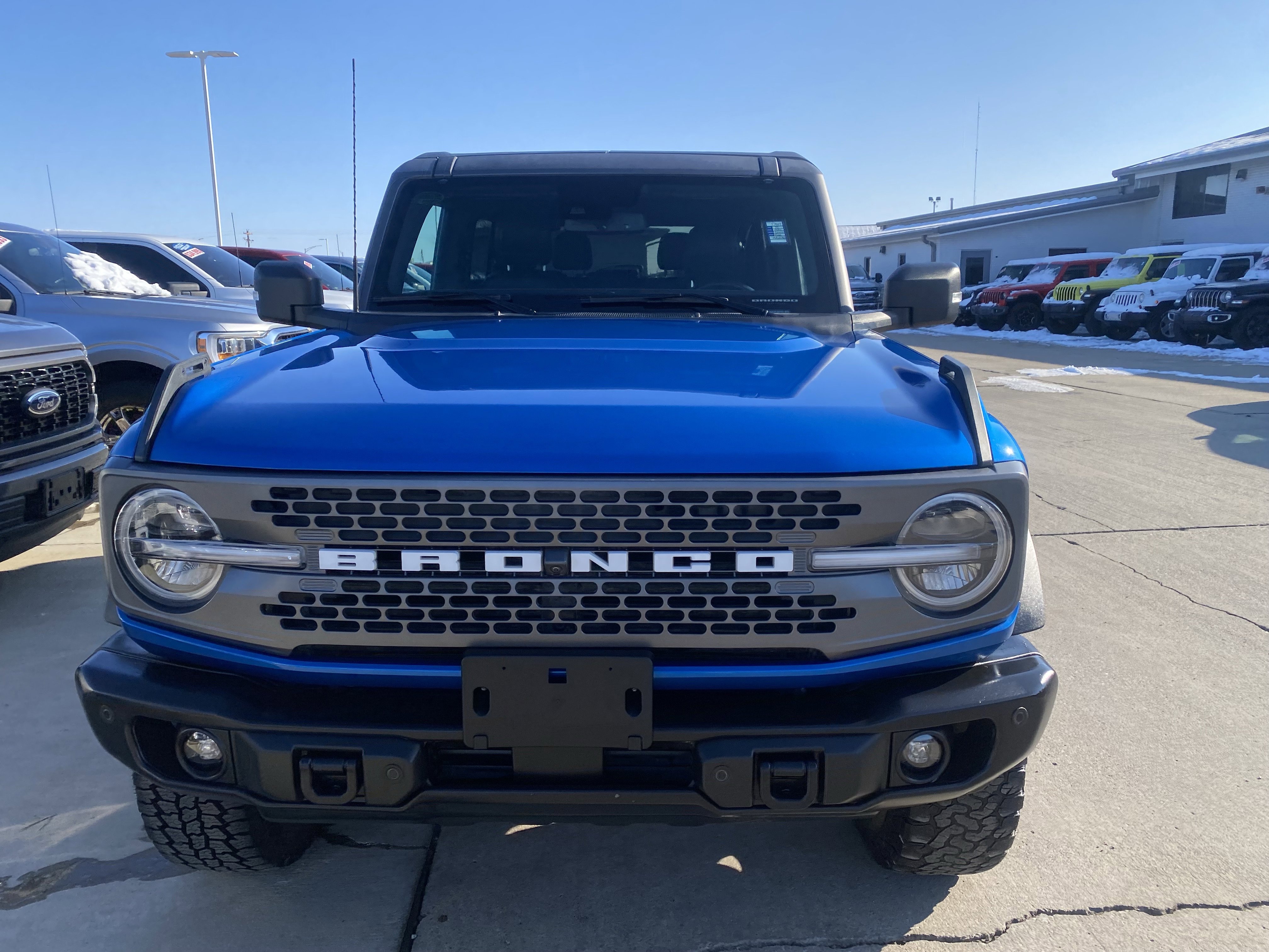 Used 2023 Ford Bronco Badlands image 2