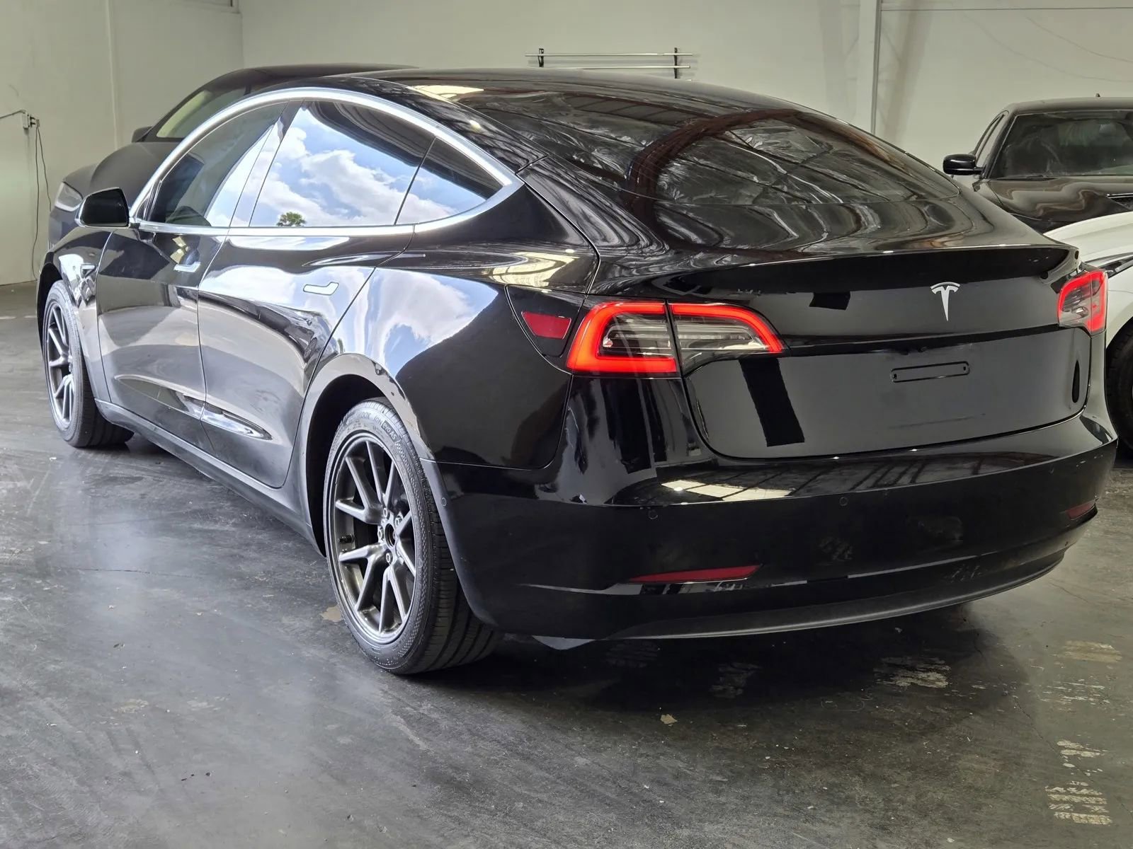Used 2020 Tesla Model 3 Standard Range Plus RWD image 2