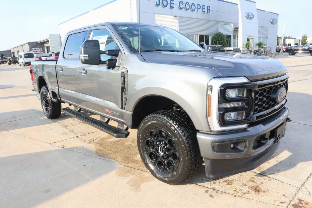New 2026 Ford F250 Lariat w/ Black Appearance Package