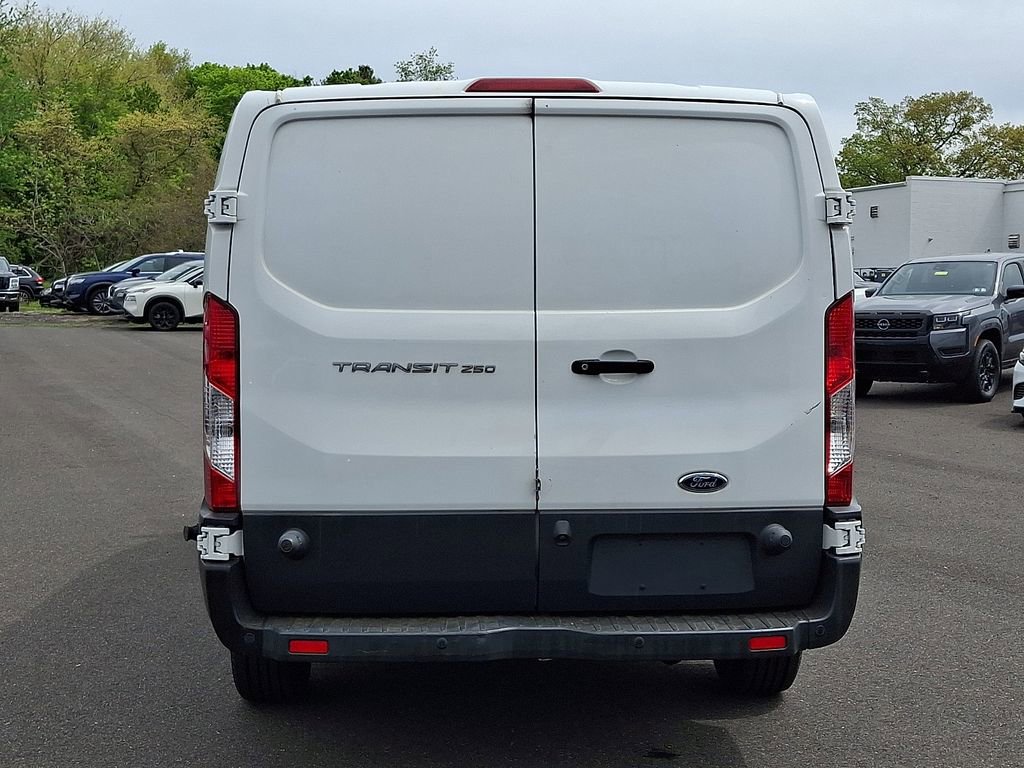 Used 2018 Ford Transit 250 148 Low Roof RWD image 5