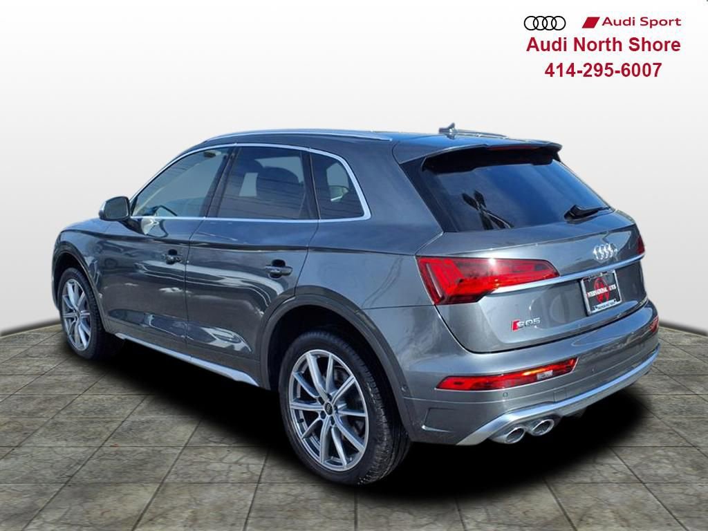 Used 2024 Audi SQ5 Prestige w/ Prestige Package image 4