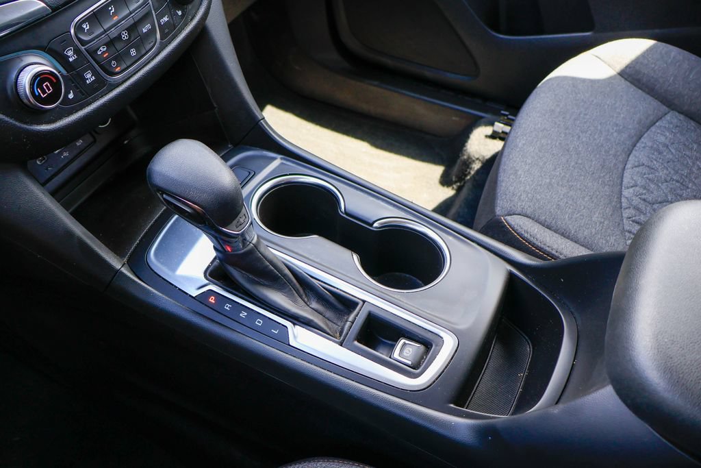 Used 2024 Chevrolet Equinox LT w/ LPO, Blackout Package FWD image 15