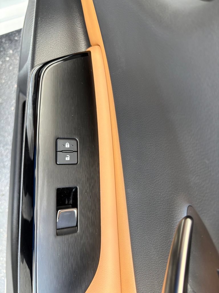 Used 2024 Lexus ES 300h w/ Premium Package FWD image 14