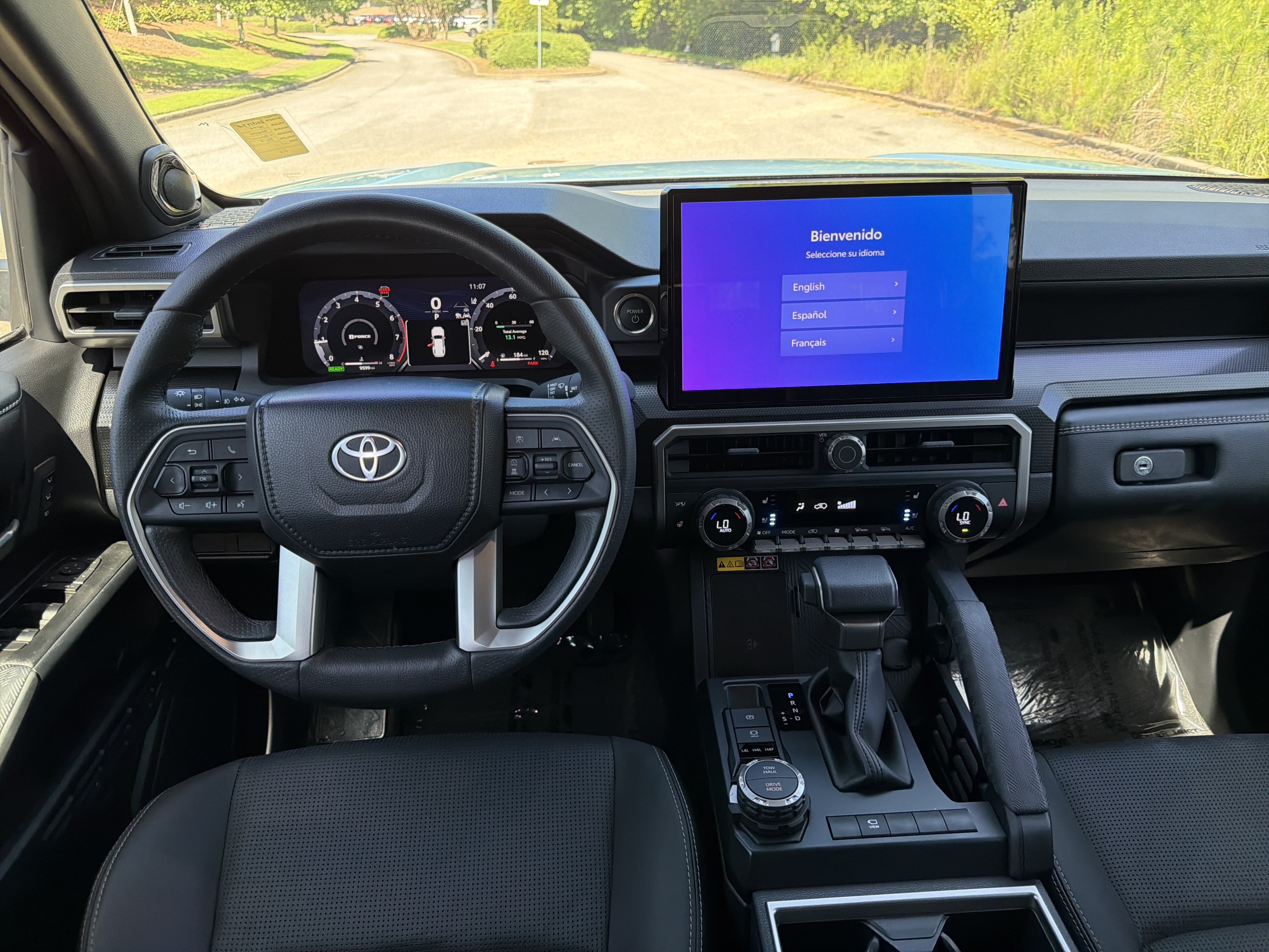 Used 2025 Toyota 4Runner Limited AWD/4WD image 23