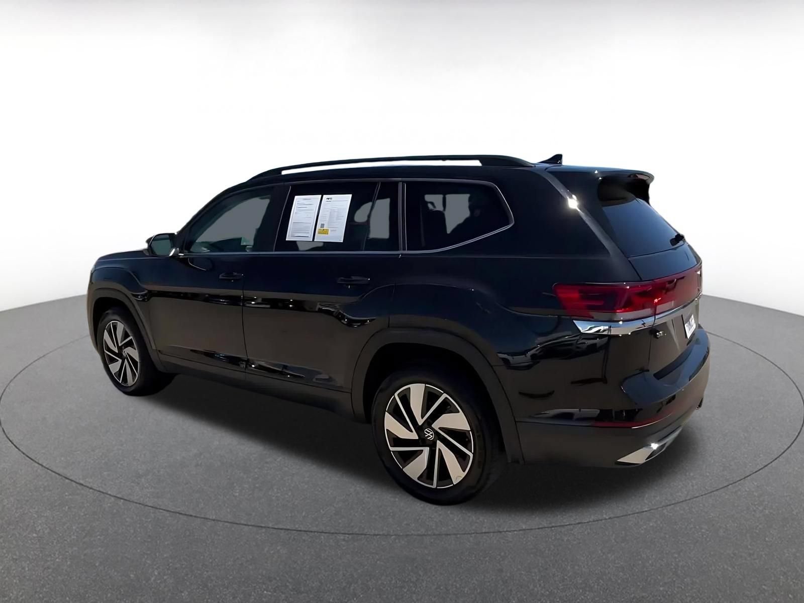 Used 2026 Volkswagen Atlas SE FWD image 10
