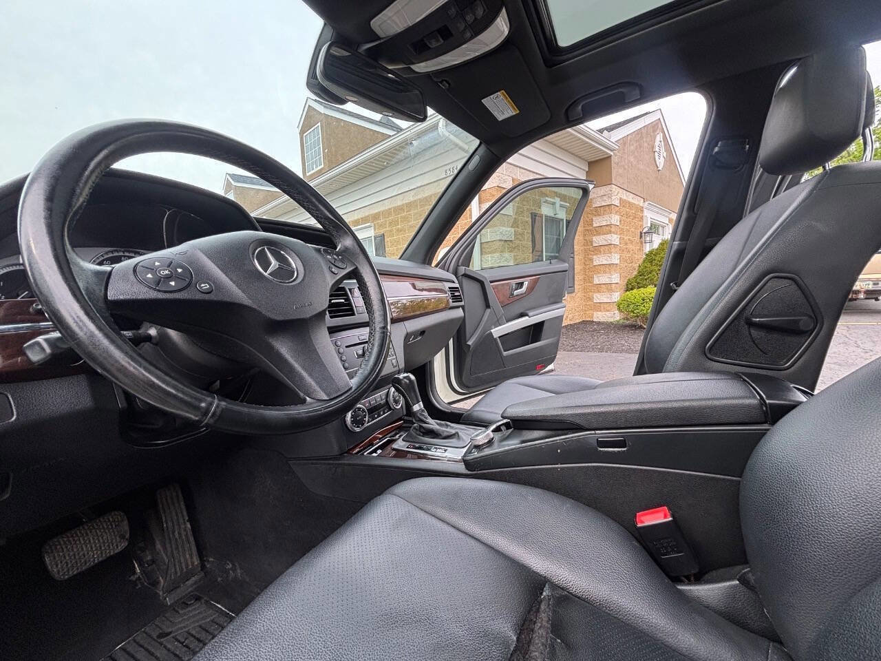 Used 2011 Mercedes-Benz GLK 350 4MATIC image 10