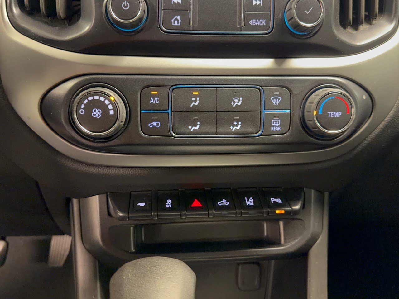 Used 2022 Chevrolet Colorado LT w/ Safety Package AWD/4WD image 22