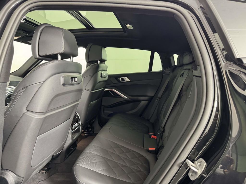 Used 2025 BMW X6 xDrive40i image 31