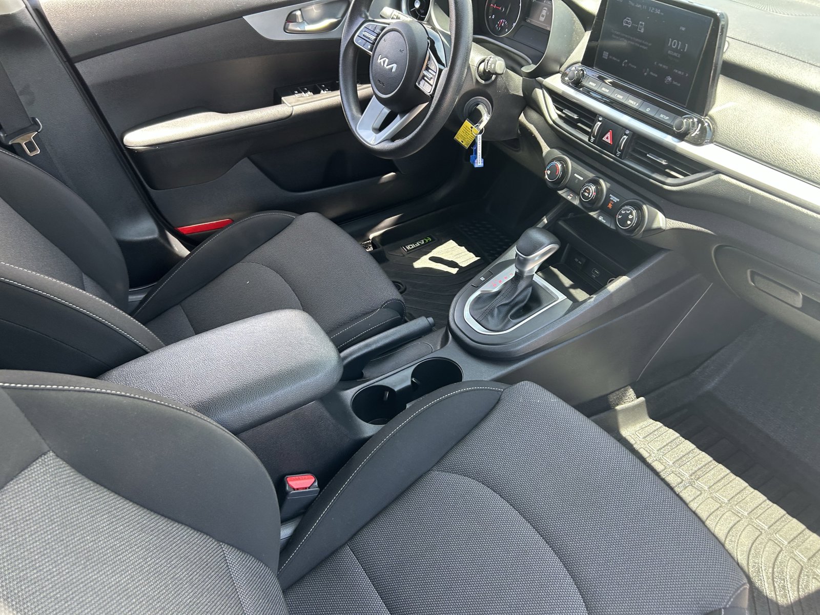 Used 2022 Kia Forte LXS FWD image 12