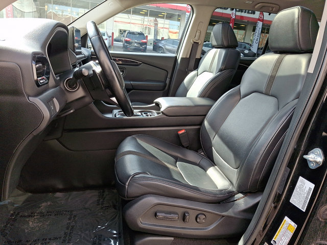 Used 2023 Honda Pilot Touring image 15