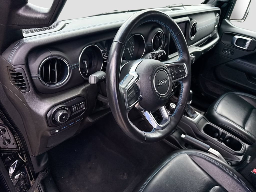 Used 2022 Jeep Wrangler Unlimited Rubicon 4xe w/ Cold Weather Group AWD/4WD image 10