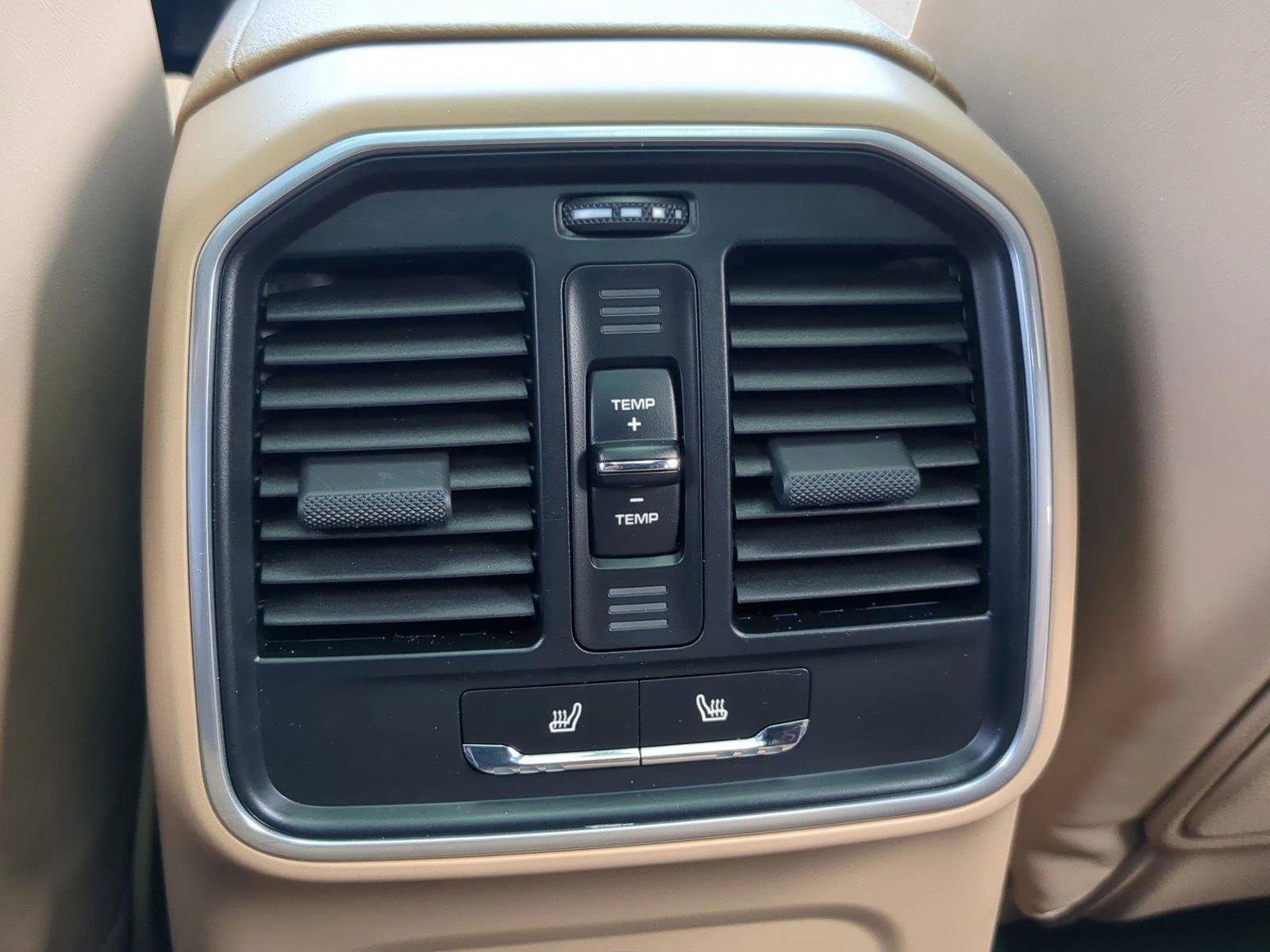 Used 2019 Porsche Macan S AWD/4WD image 19