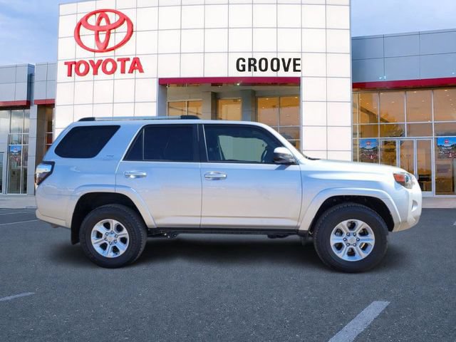 Used 2023 Toyota 4Runner SR5 AWD/4WD image 7