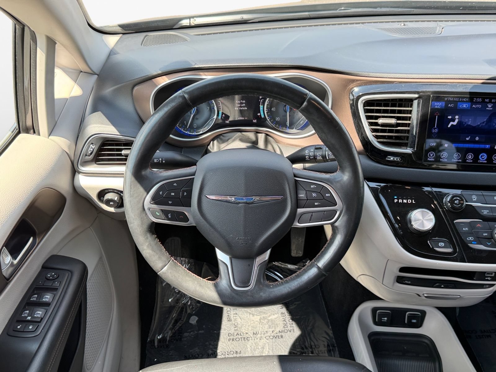 Used 2017 Chrysler Pacifica Touring-L Plus FWD image 14