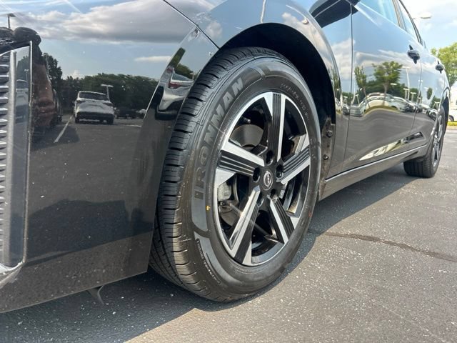 Used 2024 Nissan Sentra SV FWD image 12