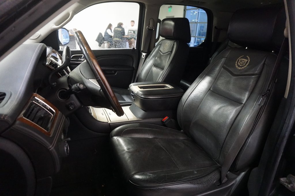 Used 2013 Cadillac Escalade Platinum image 19