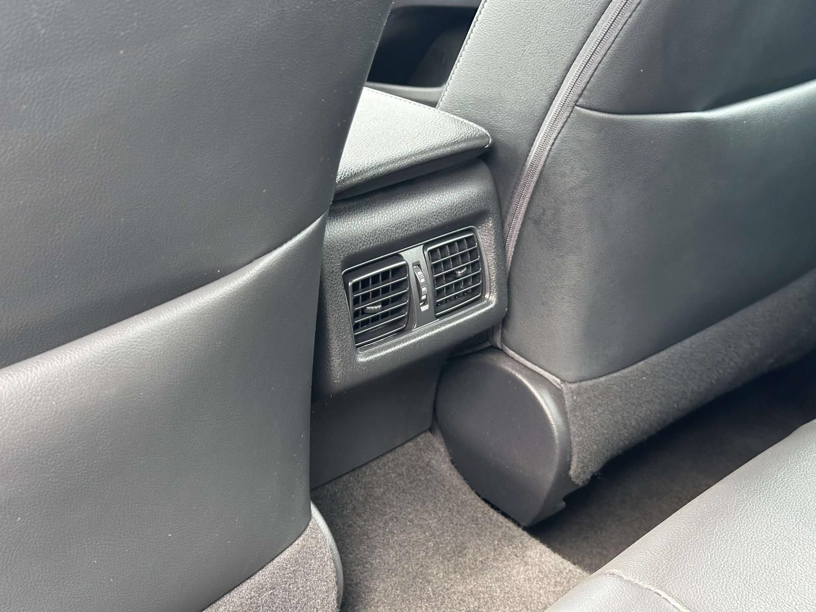 Used 2018 Toyota Camry XSE FWD image 25