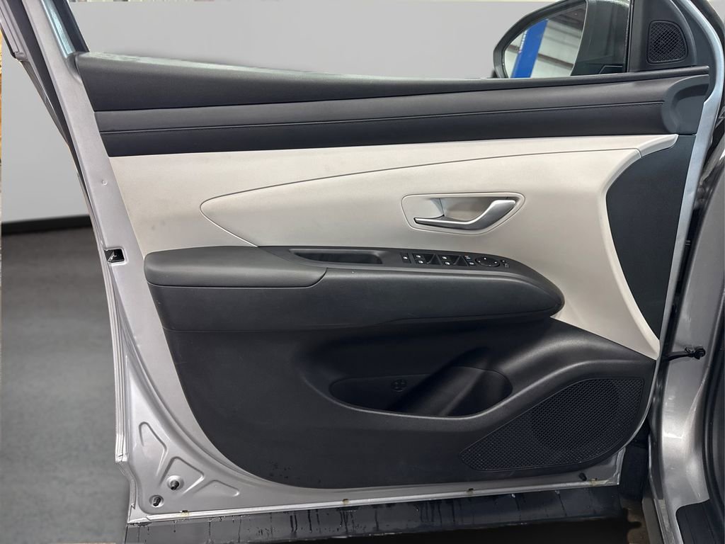 Certified 2025 Hyundai Tucson SE image 21