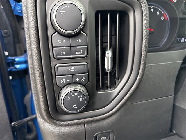 Used 2022 Chevrolet Silverado 1500 Custom image 19