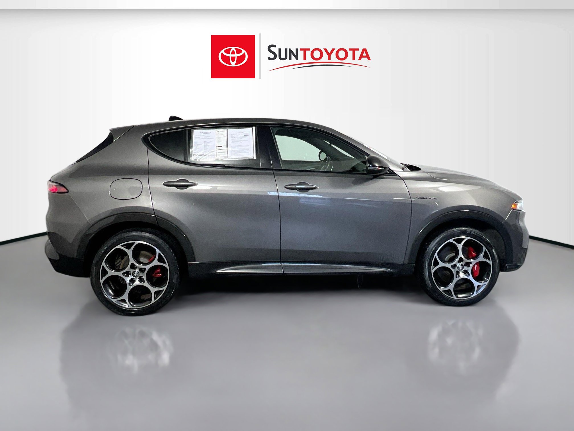 Used 2024 Alfa Romeo Tonale Veloce w/ Premium Interior Package image 2