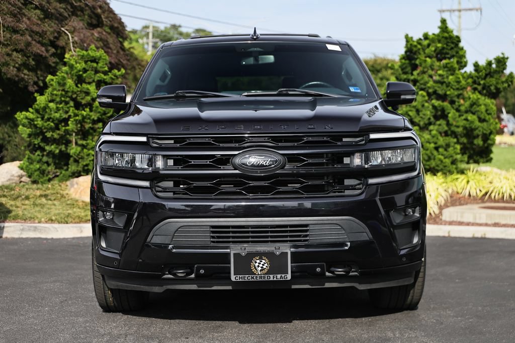 Used 2022 Ford Expedition Limited AWD/4WD image 12