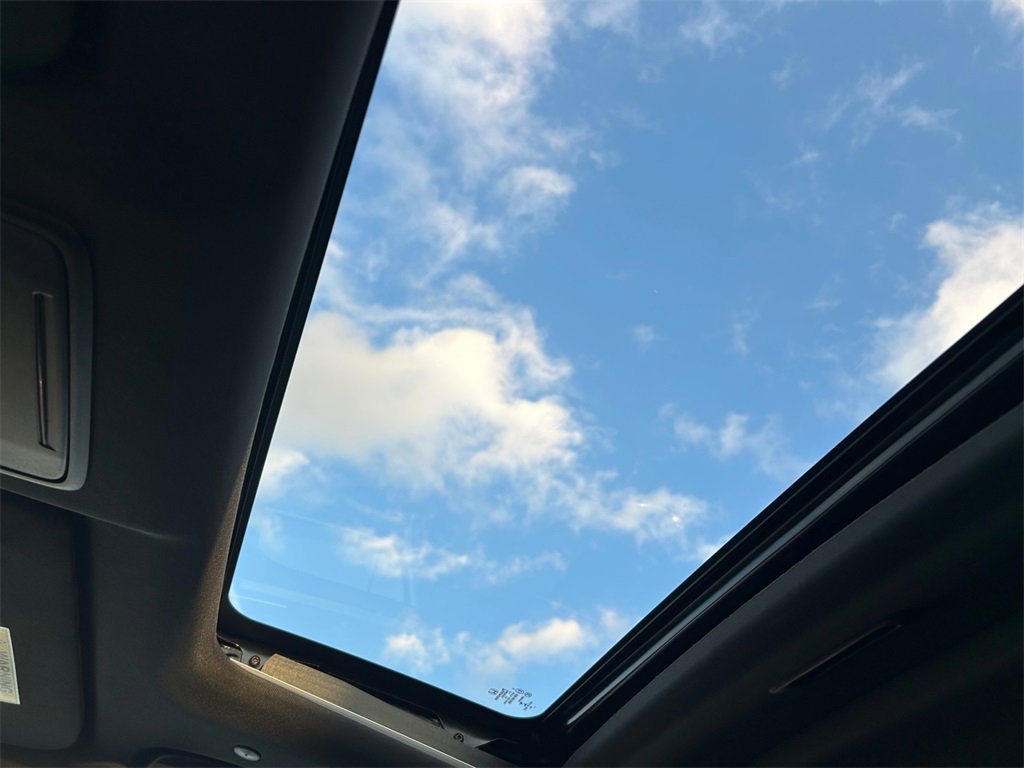 Used 2023 Honda Pilot LX image 28