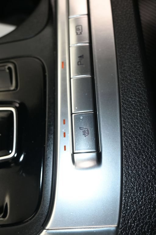 Used 2025 Kia Carnival EX FWD image 29