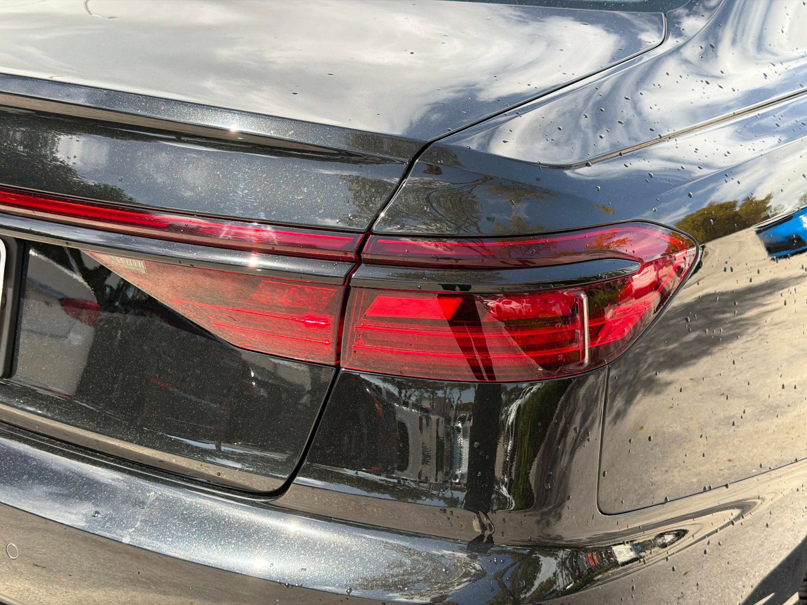 Used 2025 Audi S8 4.0T image 16