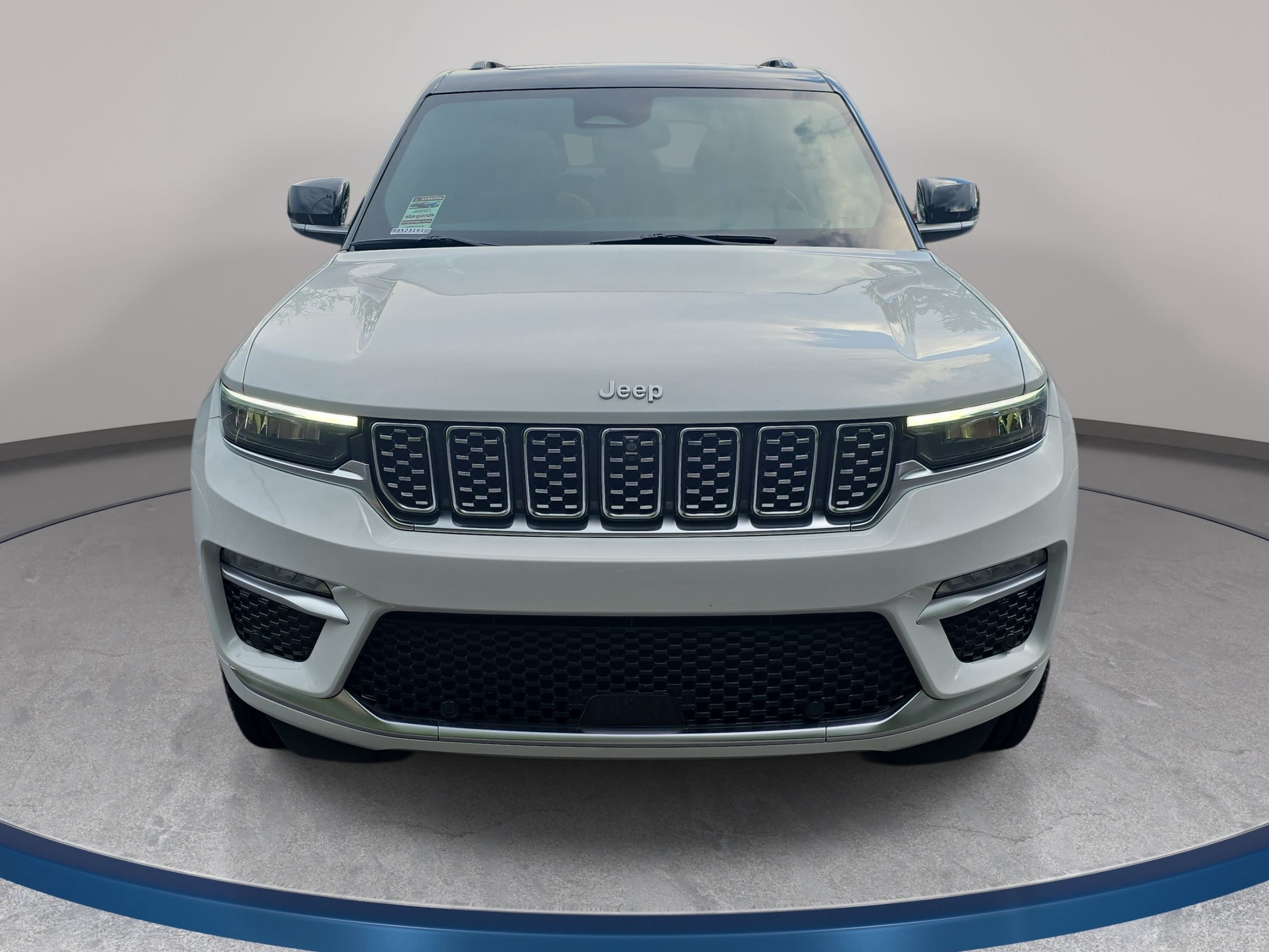 Used 2024 Jeep Grand Cherokee Summit w/ Luxury Tech Group V AWD/4WD image 2