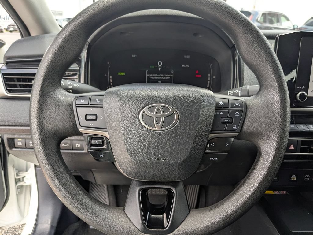 Used 2025 Toyota Camry LE FWD image 17