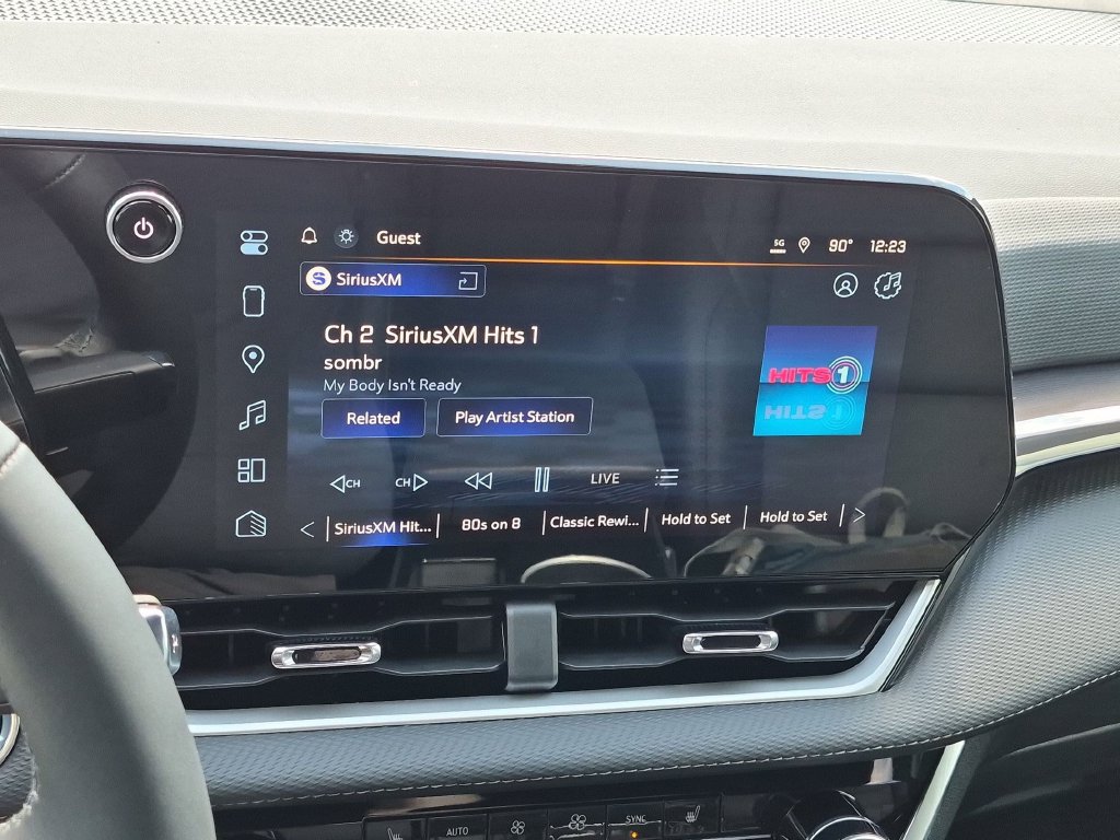 New 2027 Chevrolet Equinox LT w/ Convenience Package II FWD image 24
