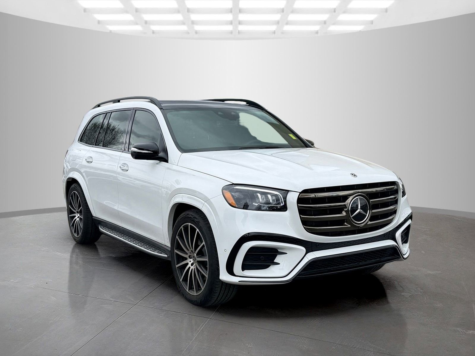 Used 2026 Mercedes-Benz GLS 580 4MATIC image 3
